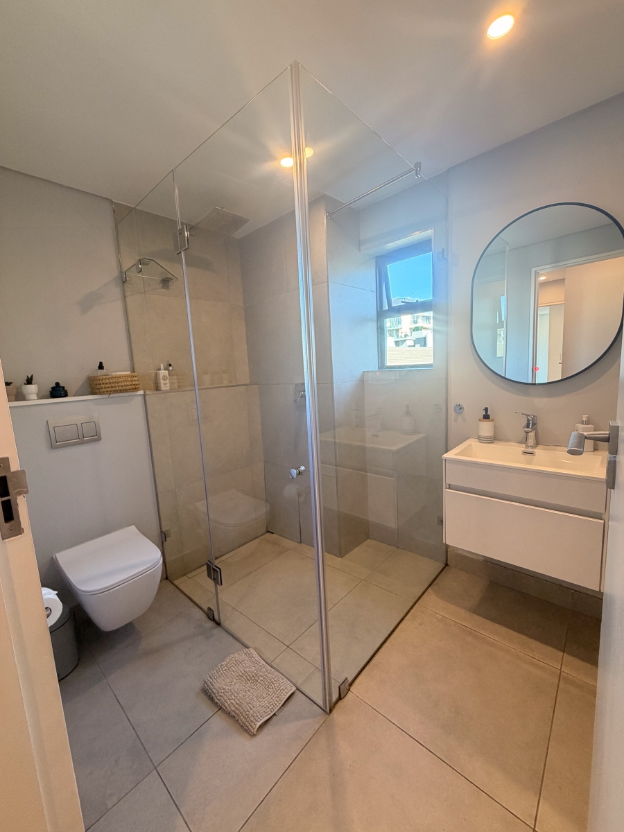 2 Bedroom Property for Sale in Sea Point Western Cape